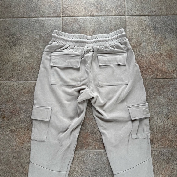 Alphalete Identity Cargo Light Gray Joggers Size Medium - Picture 7 of 11